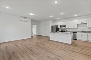 featured image of 386 Saint John St #10