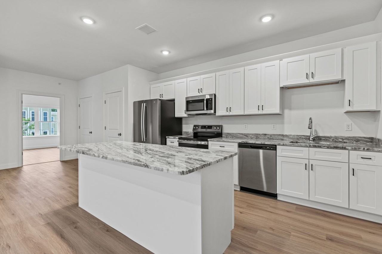 386 Saint John St #10 - Photo 4 of 21