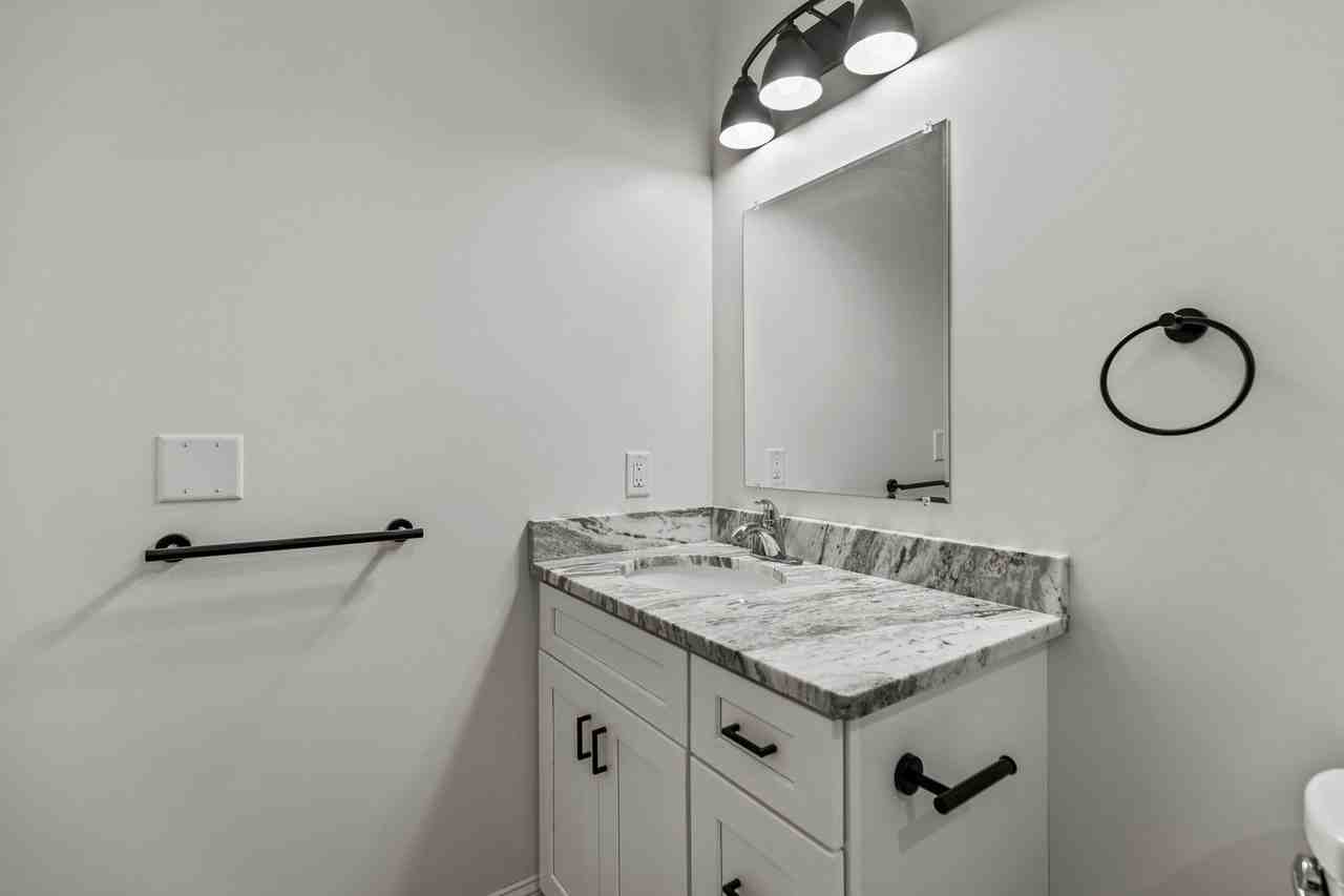 386 Saint John St #10 - Photo 7 of 21
