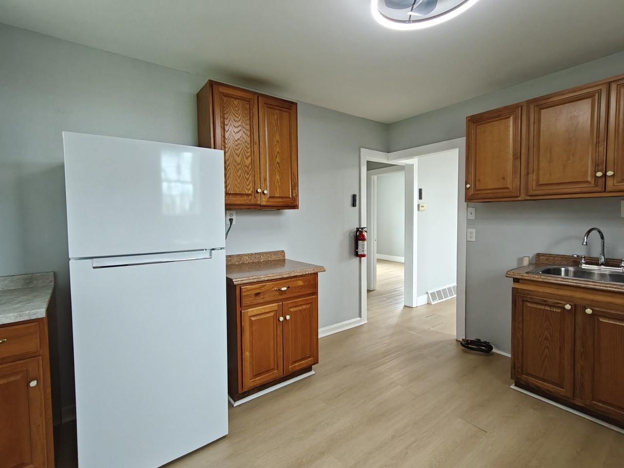 51 Lakeview Ave #A - Photo 5 of 11