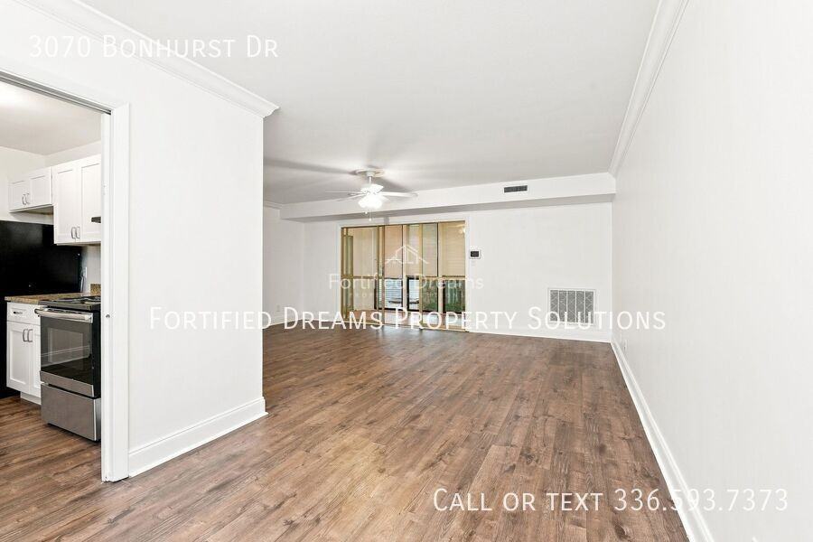 3070 Bonhurst Dr - Photo 4 of 15