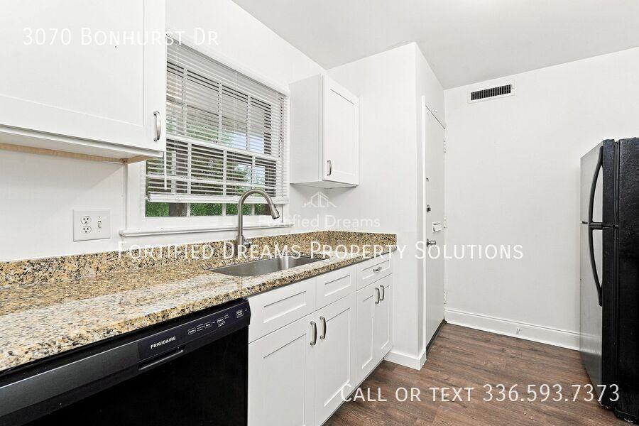 3070 Bonhurst Dr - Photo 7 of 15