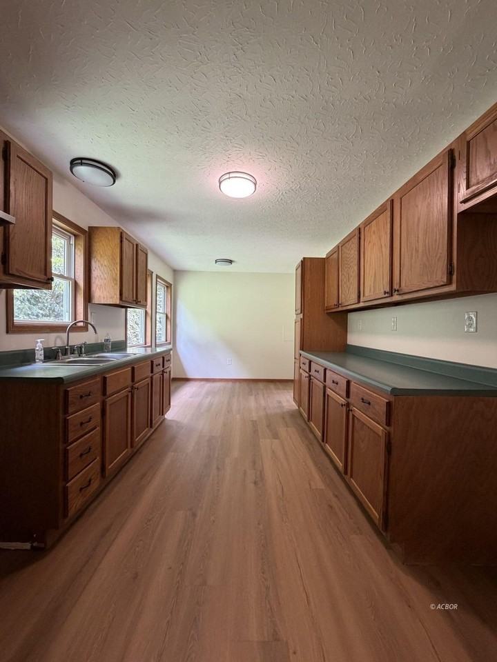 2048 Georges Creek Rd - Photo 6 of 12