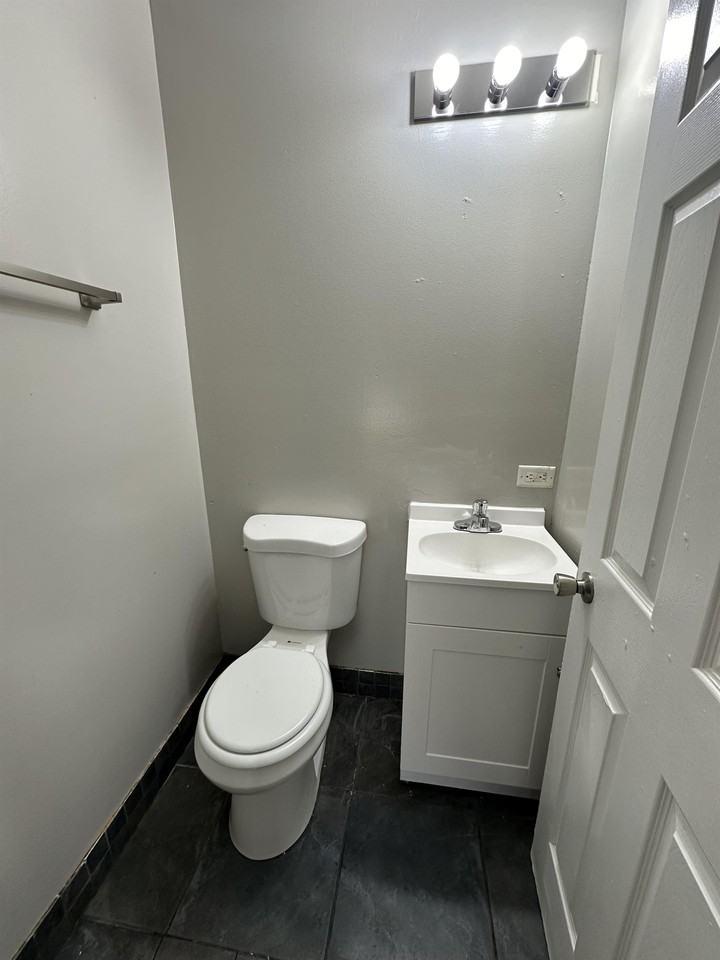 1430 N Church St - Photo 5 of 11