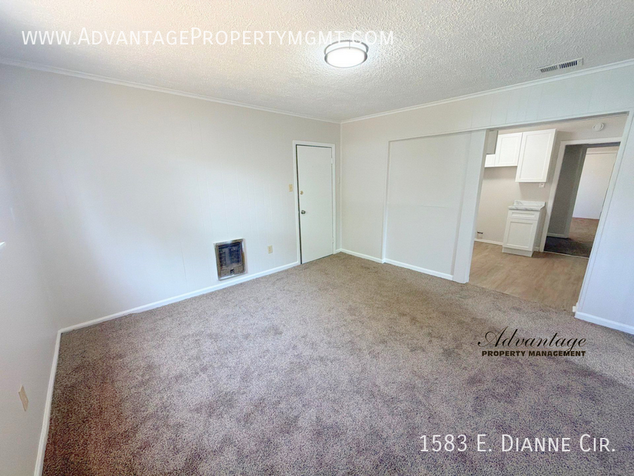 1583 E Dianne Cir - Photo 3 of 22
