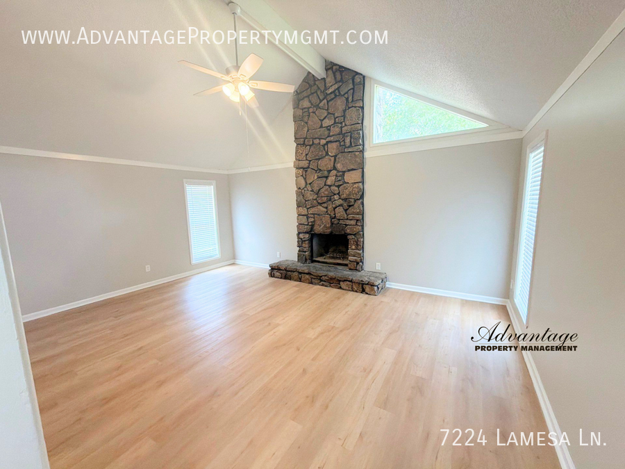 7224 Lamesa Ln - Photo 3 of 27