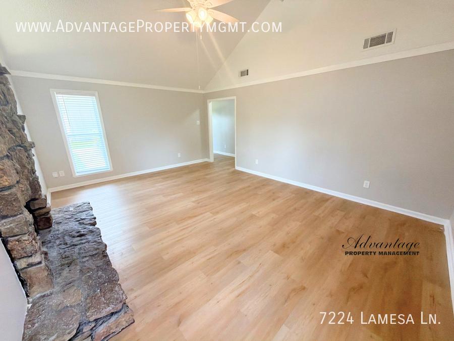 7224 Lamesa Ln - Photo 4 of 27