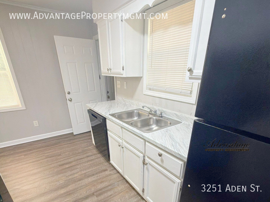 3251 Aden St - Photo 7 of 21