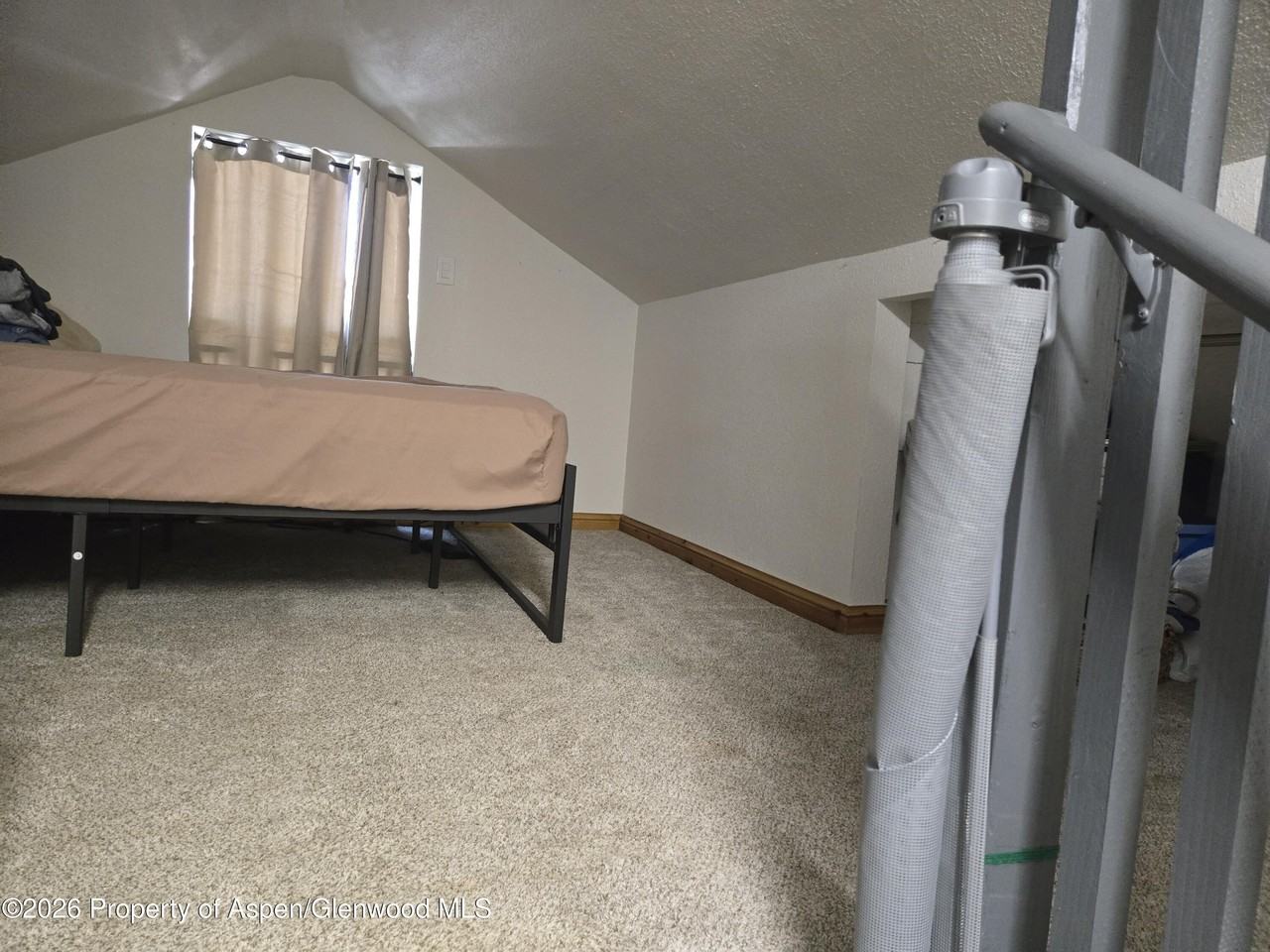 561 1/2 Barclay St - Photo 7 of 7