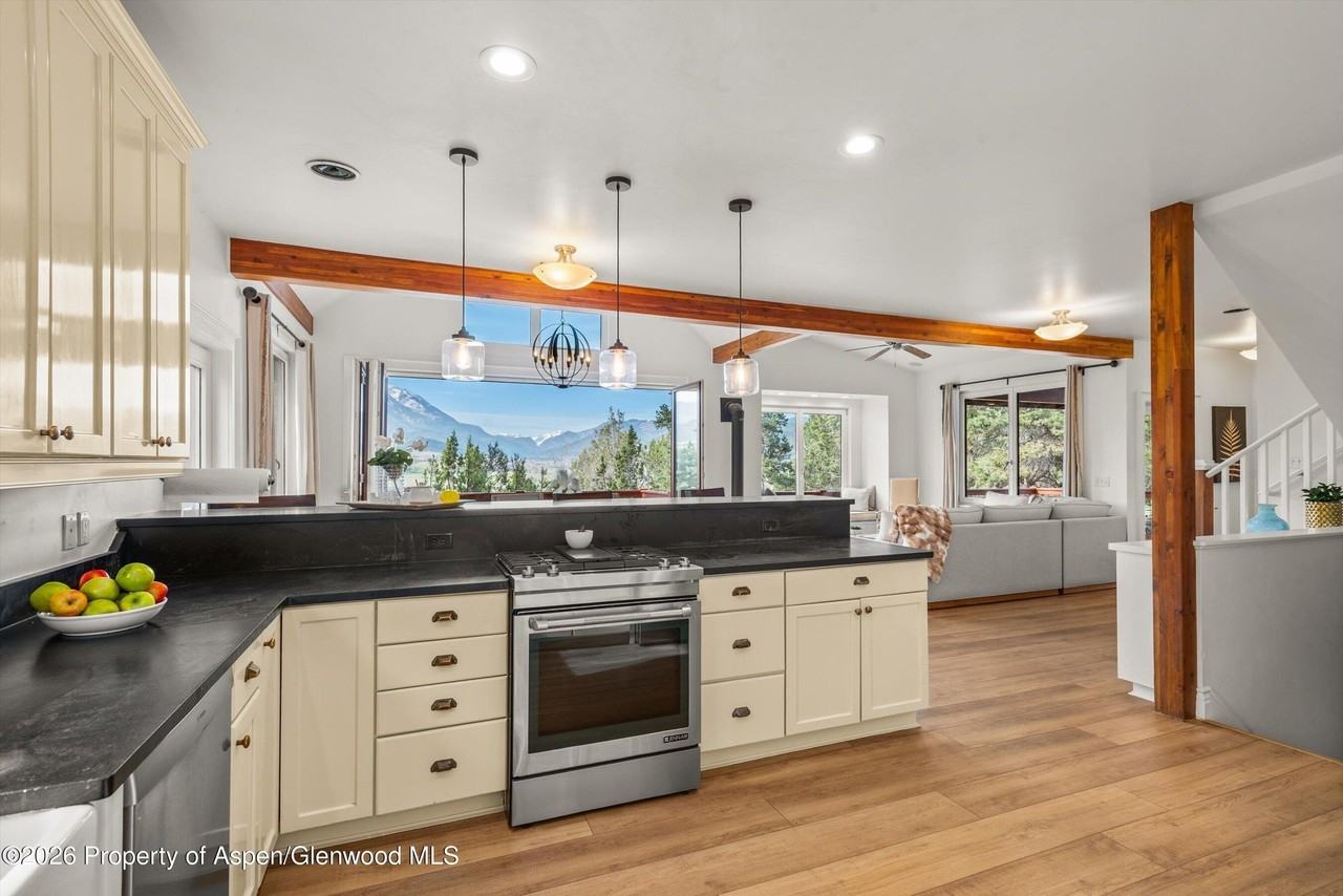 362 County Road 165 - Photo 6 of 50