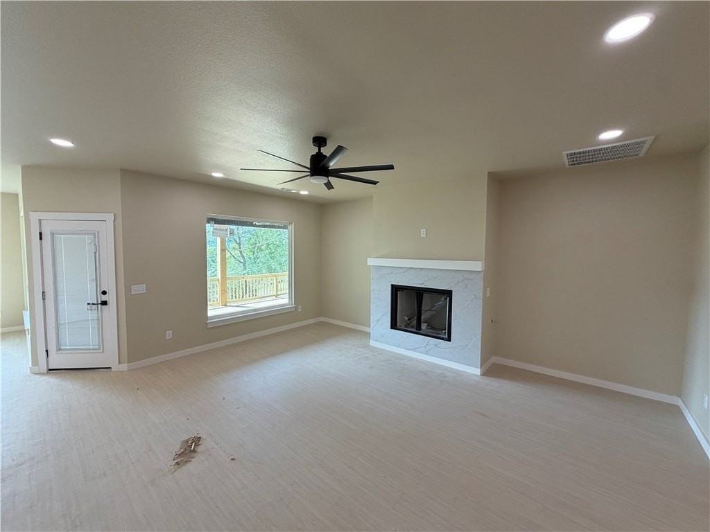 1537 E 5th St - Photo 2 of 24
