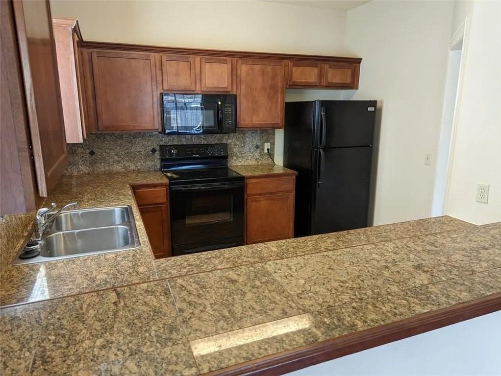2546 N Oakland Zion Rd - Photo 4 of 8