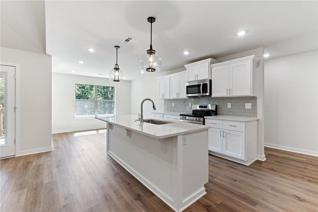 17 Hollow Way Dr - Photo 4 of 27