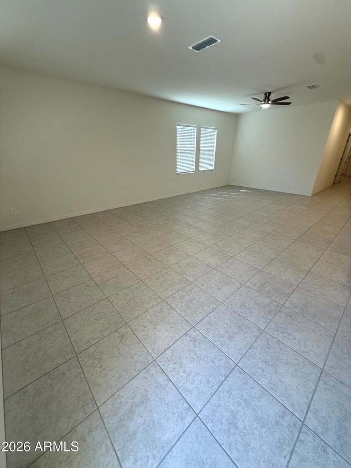 2073 E Driftwood Dr - Photo 5 of 18