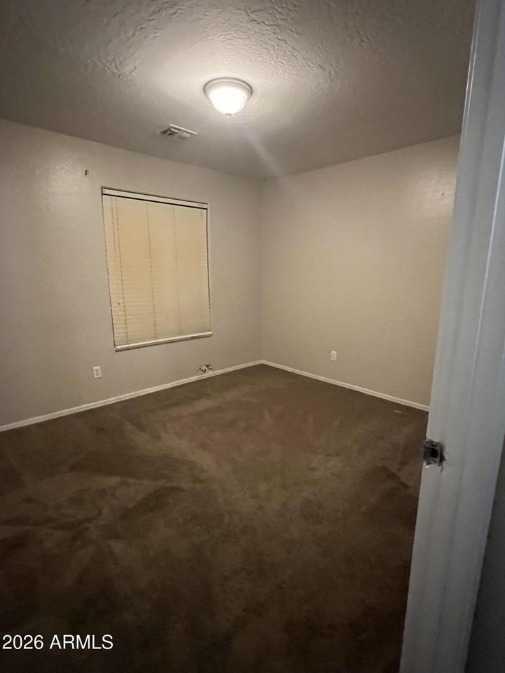 1002 N Colorado St - Photo 7 of 11