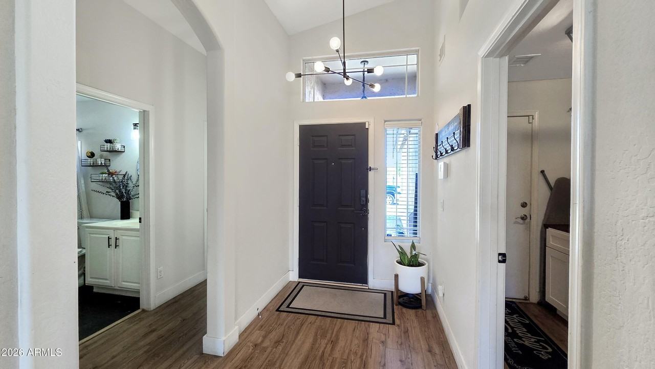 11001 W Almeria Rd - Photo 5 of 30