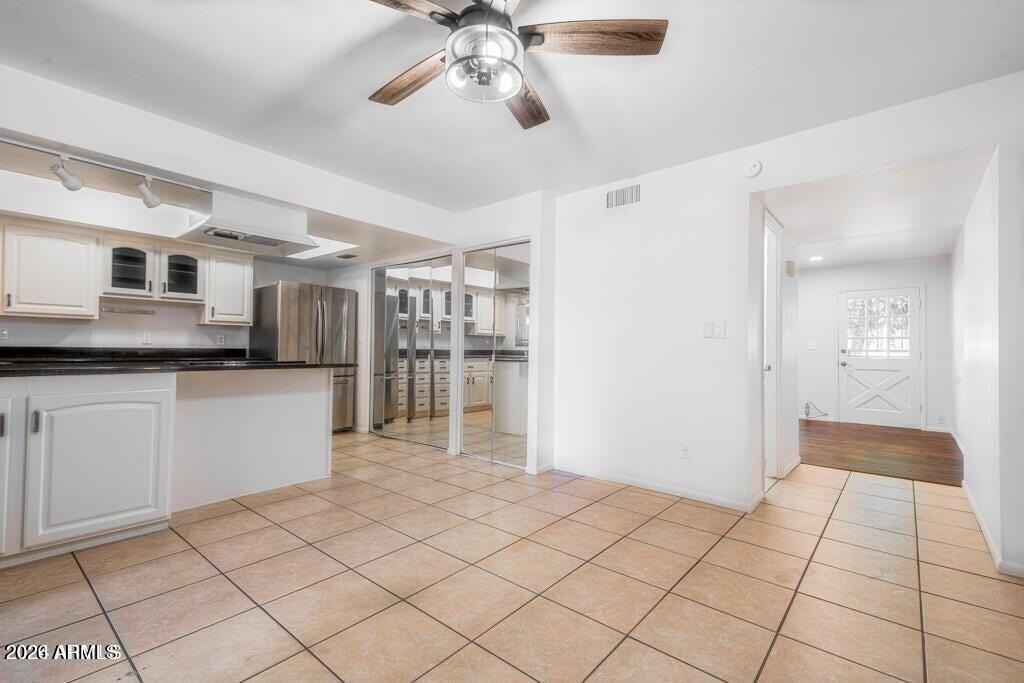 1417 N 44th St - Photo 7 of 29