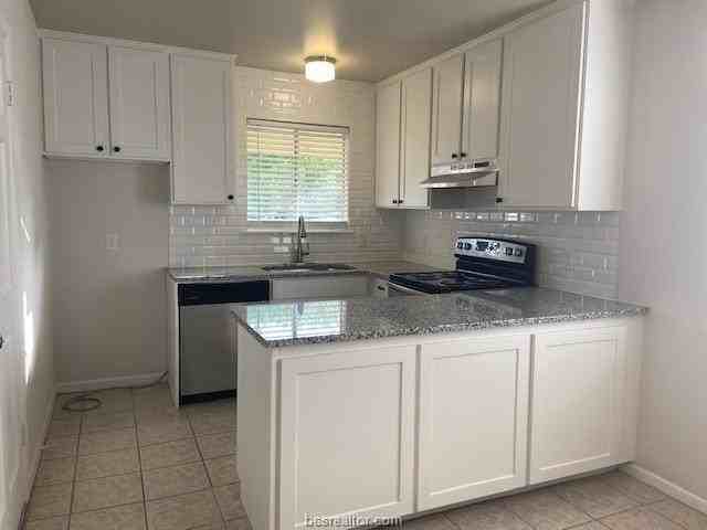 1707 Lawyer St #B - Photo 4 of 18