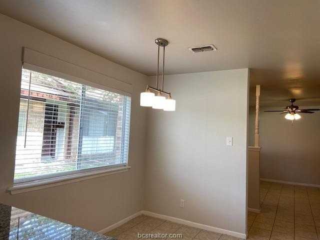 1707 Lawyer St #B - Photo 6 of 18