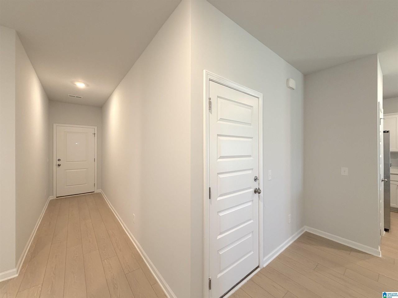 22869 Dashwood Ln - Photo 4 of 33