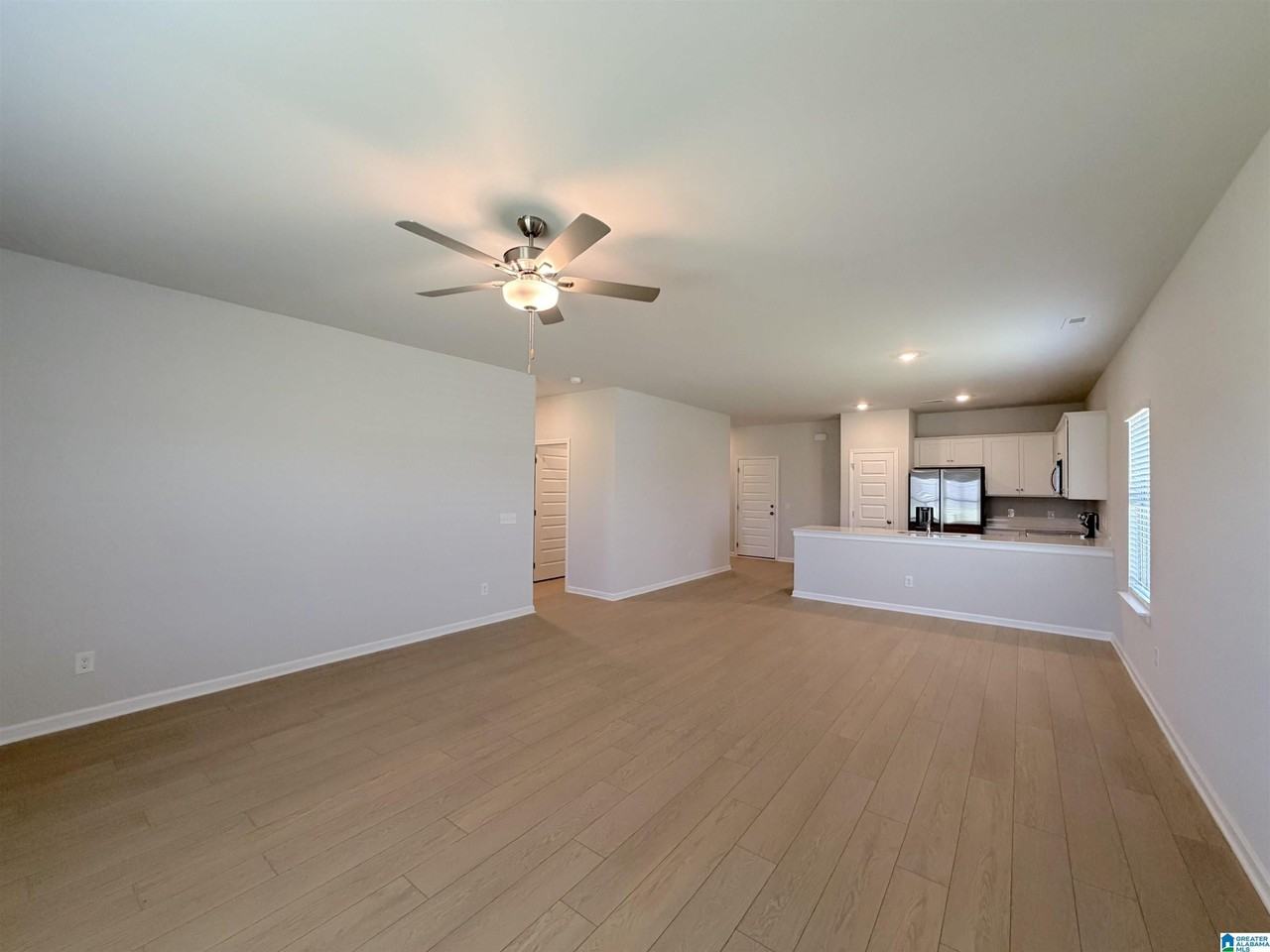 22869 Dashwood Ln - Photo 7 of 33