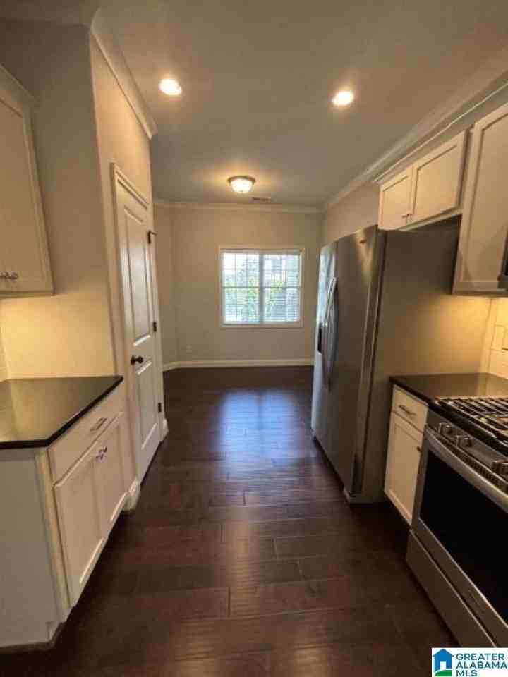 4215 Lennox Dr - Photo 2 of 11