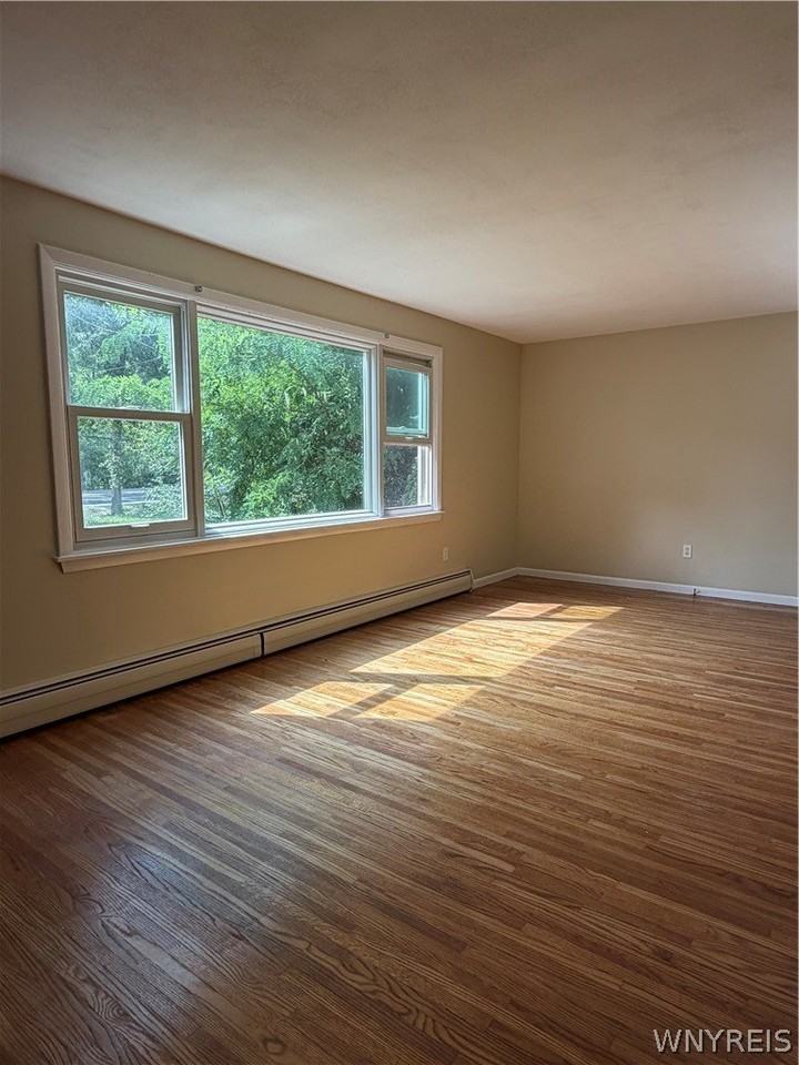 781 Campbell Blvd - Photo 2 of 15