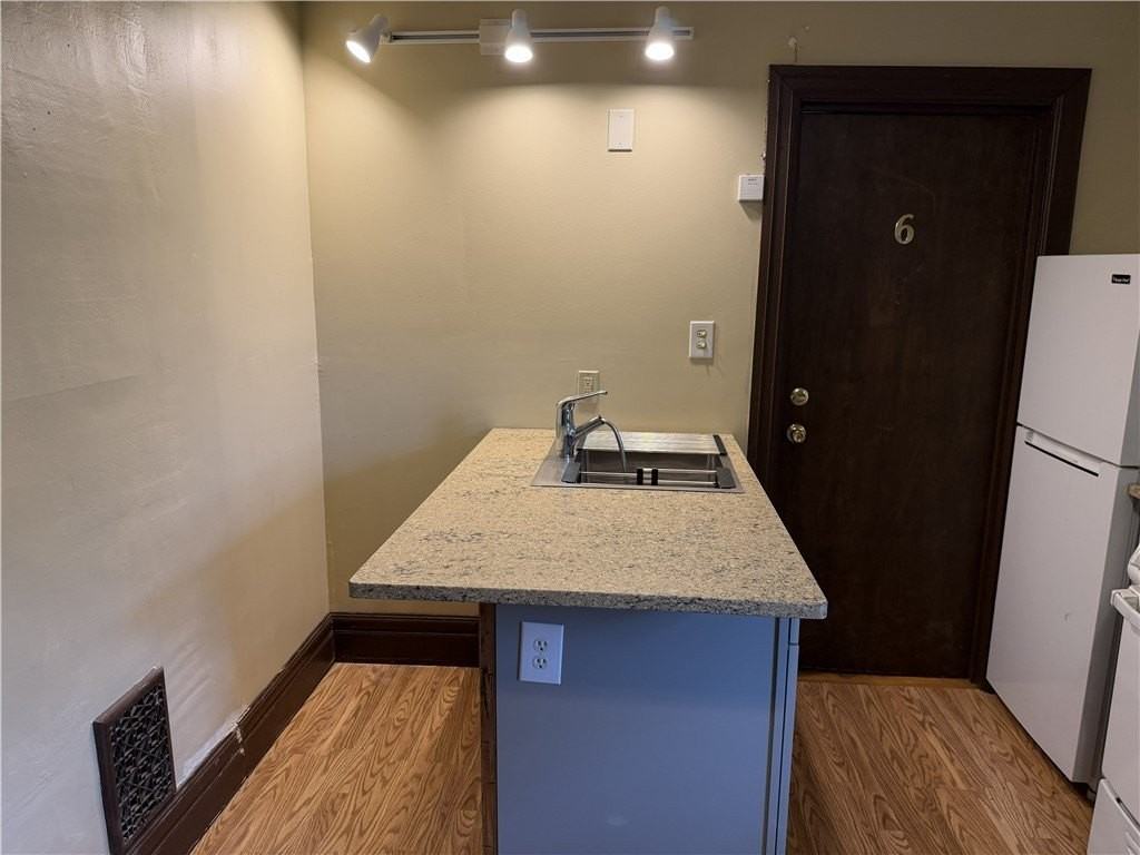 168 Gibbs St #6 - Photo 3 of 11
