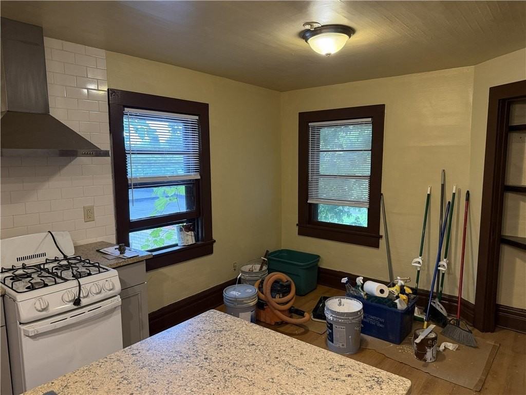168 Gibbs St #6 - Photo 4 of 11