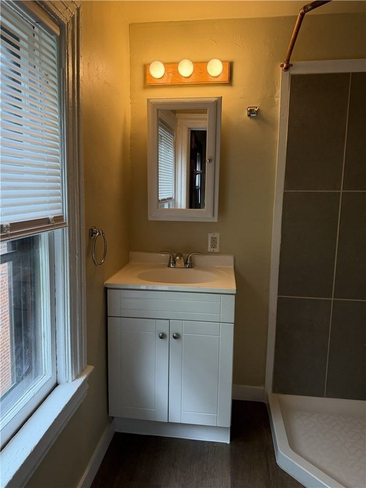 168 Gibbs St #6 - Photo 7 of 11