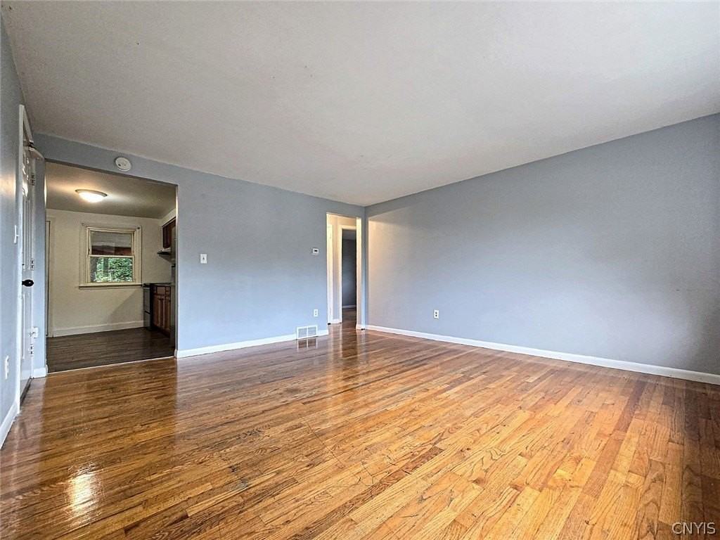 301 1st North St #6 - Photo 4 of 15