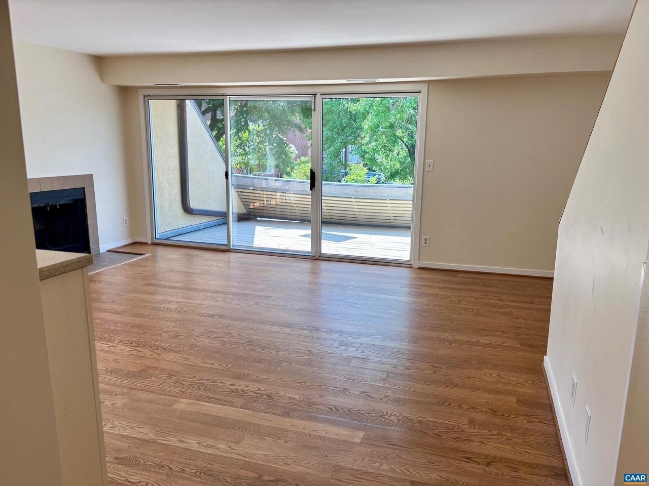 301 2nd St Nw Apt C - Photo 6 of 22