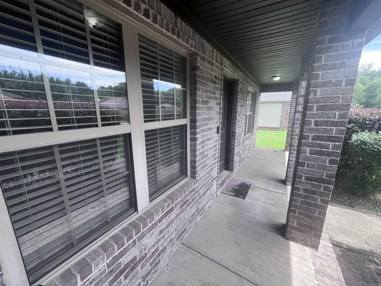 27 Trinity Dr - Photo 4 of 32