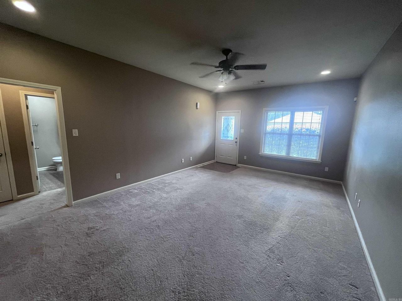 27 Trinity Dr - Photo 6 of 32