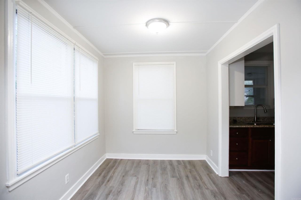 5217 W 28th St - Photo 3 of 12