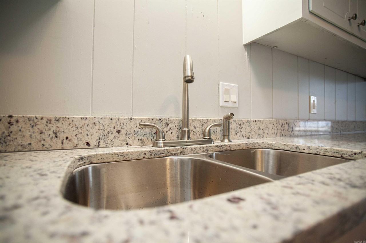 4612 Puckett St - Photo 5 of 12