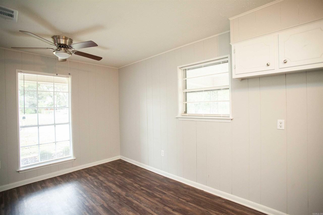 4612 Puckett St - Photo 6 of 12