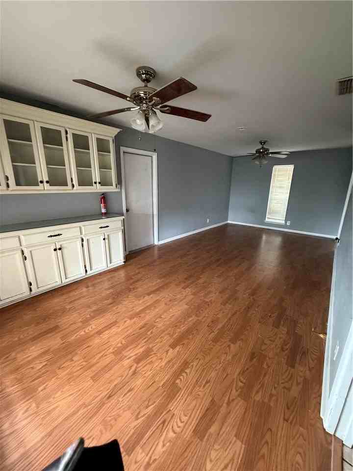 1405 Christy Ave - Photo 5 of 10