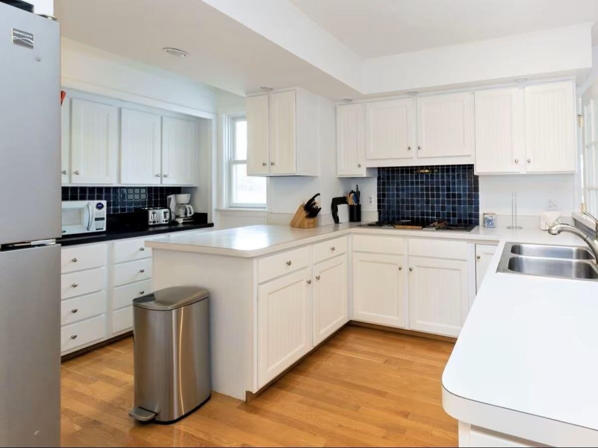 119 Stetson St - Photo 5 of 14