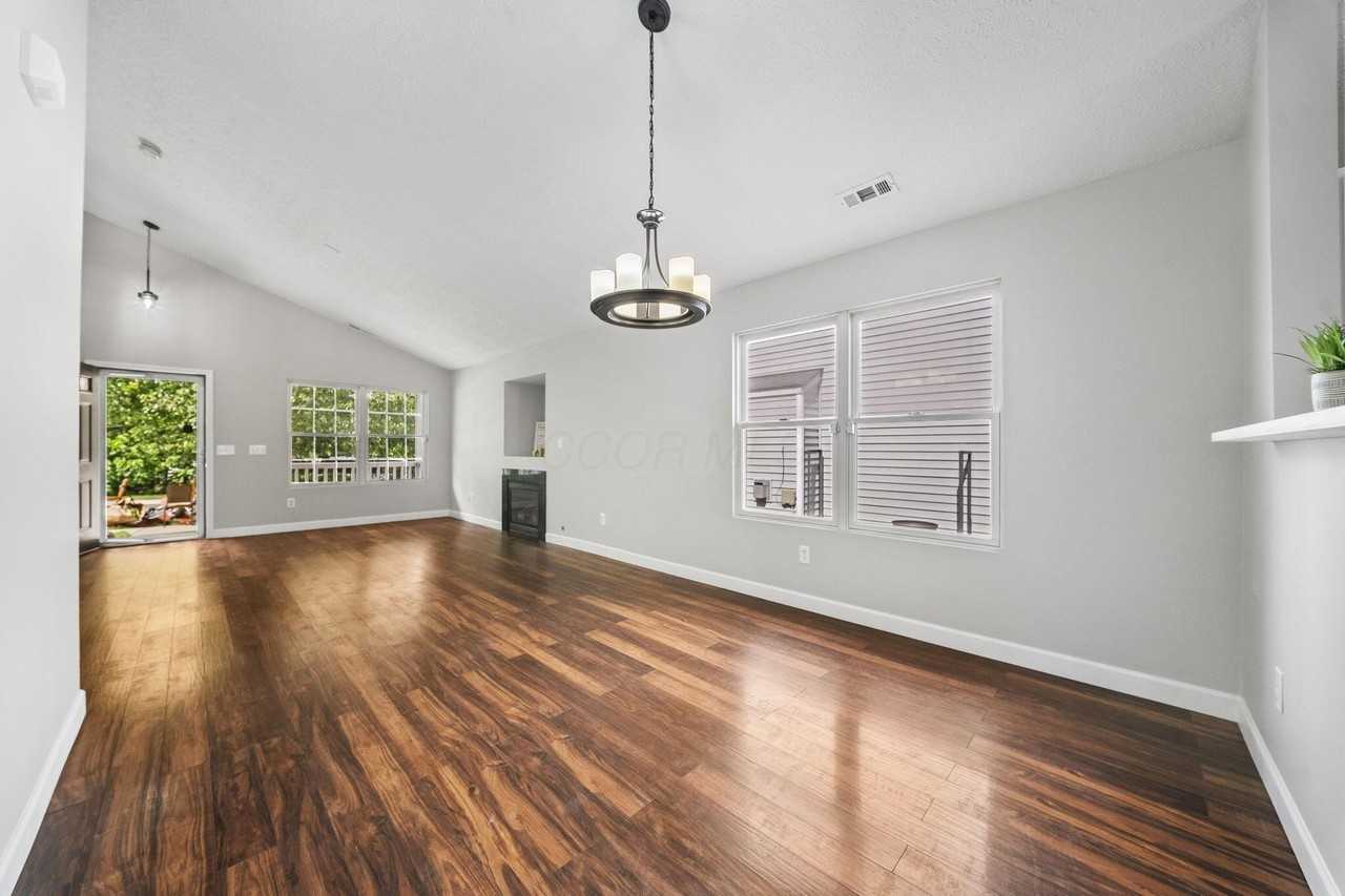 157 Feathertip Ln - Photo 5 of 43
