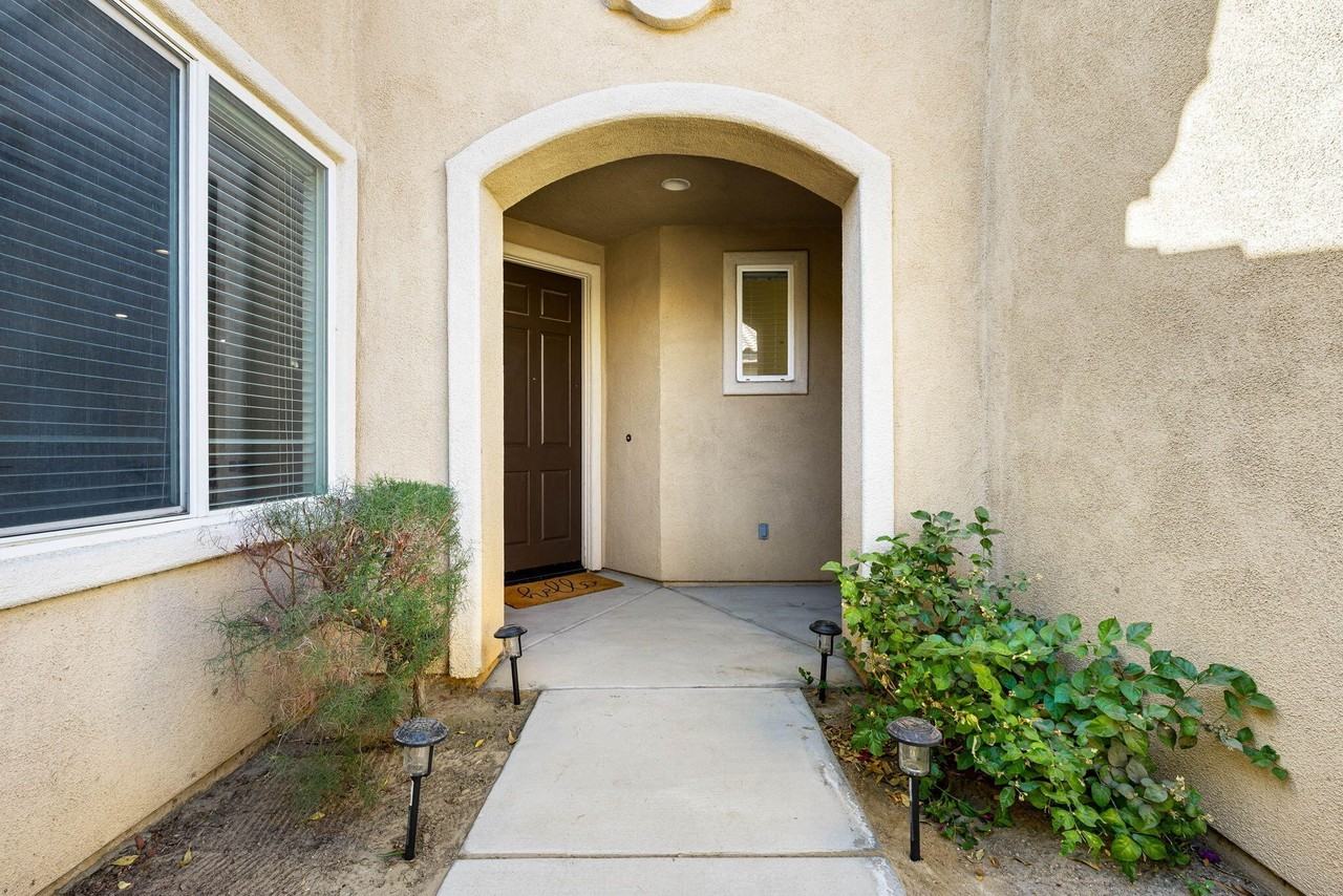 82223 Travolta Ave - Photo 2 of 16
