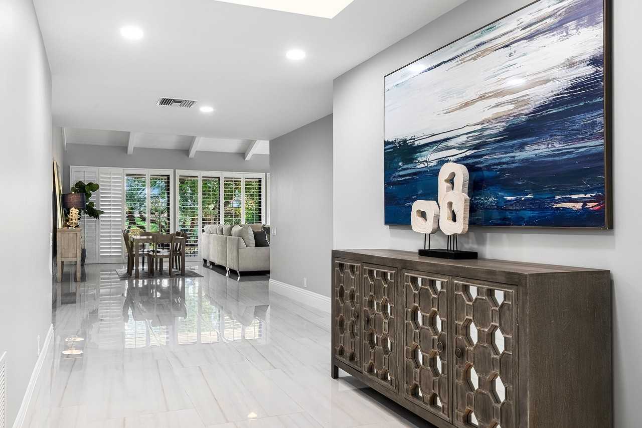1 Hamlet Ct - Photo 4 of 30