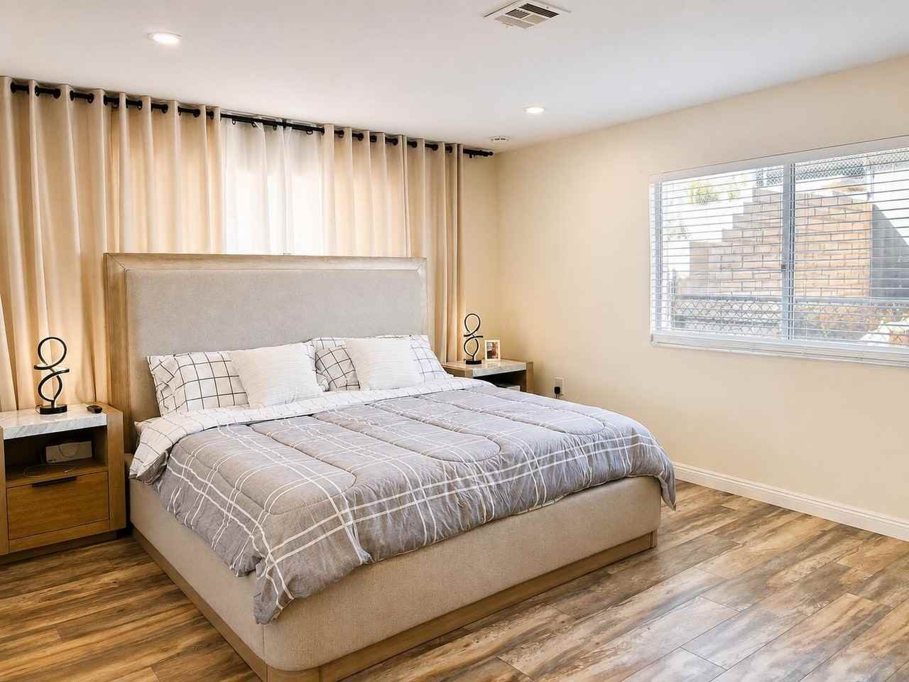 11393 Artesia Way - Photo 4 of 16