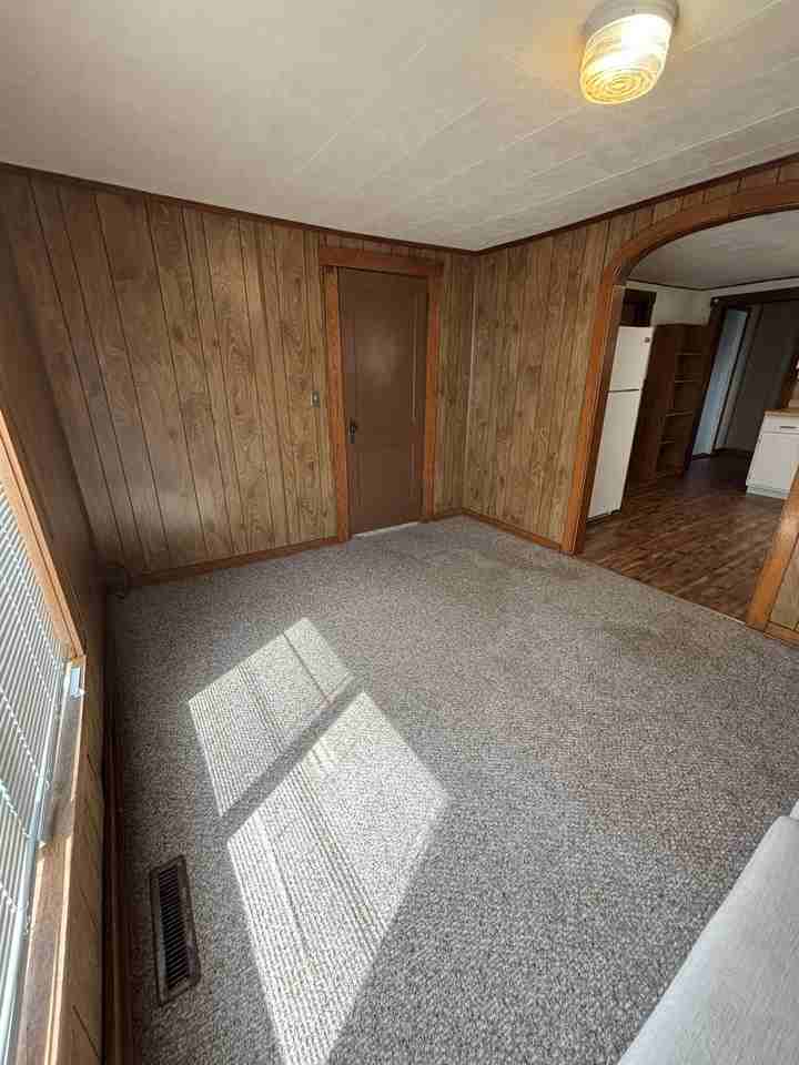 288 Wall St #B - Photo 2 of 6