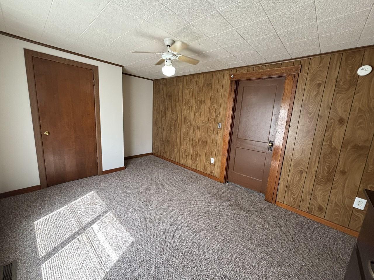 288 Wall St #B - Photo 3 of 6