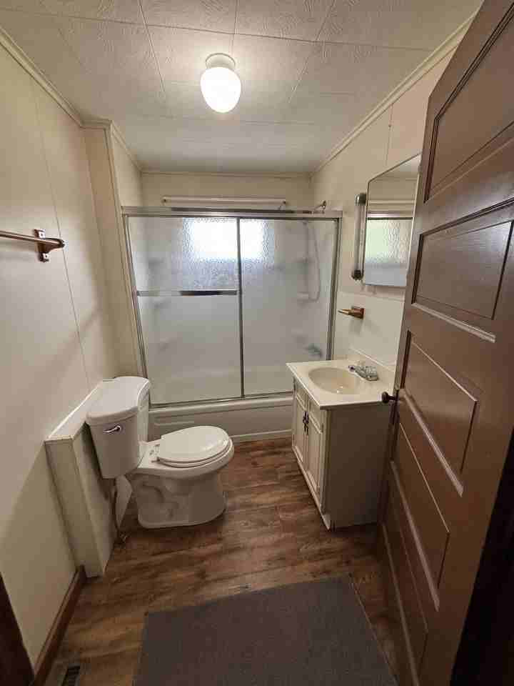 288 Wall St #B - Photo 5 of 6