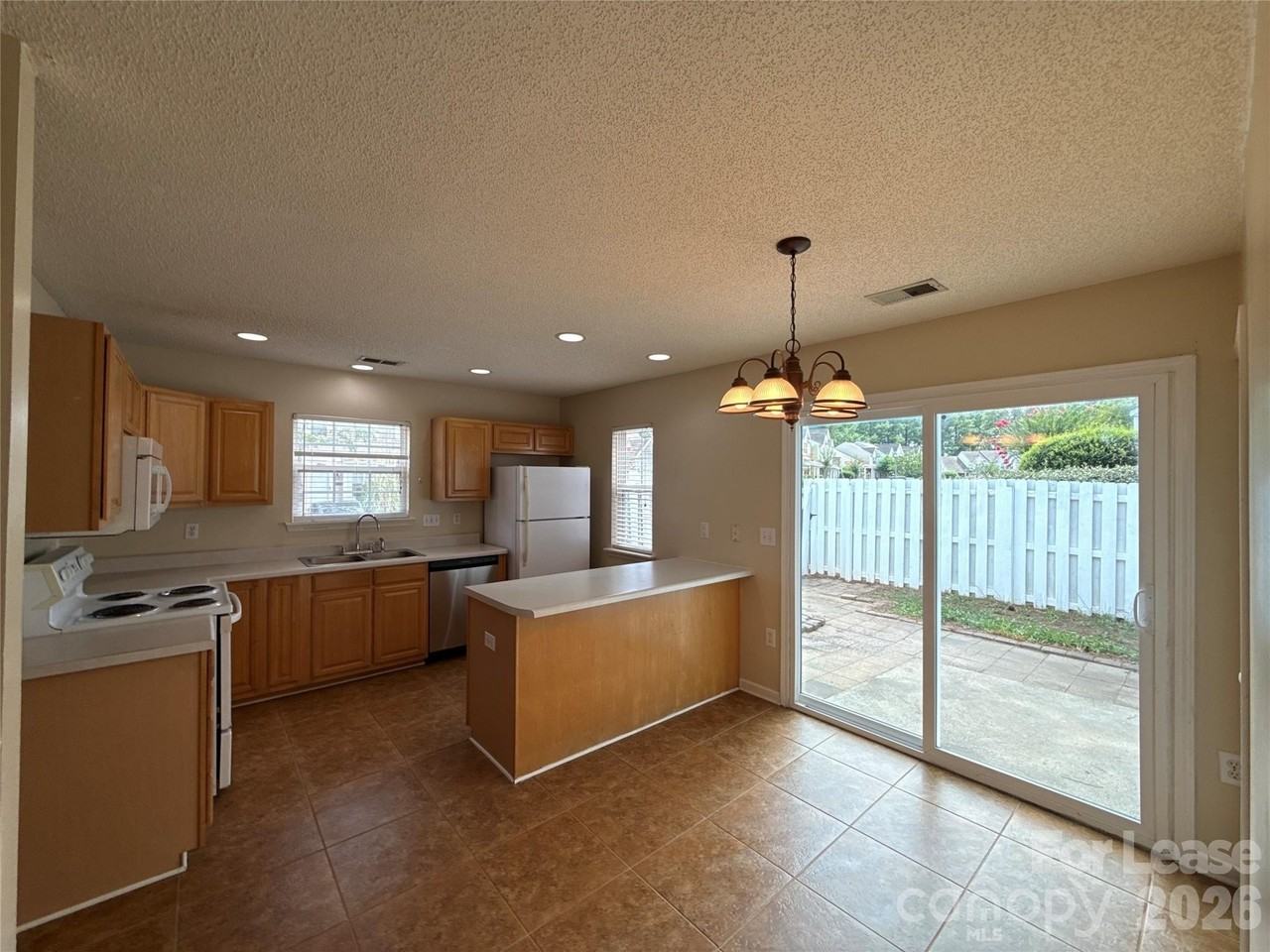 15318 Brynfield Dr - Photo 4 of 15
