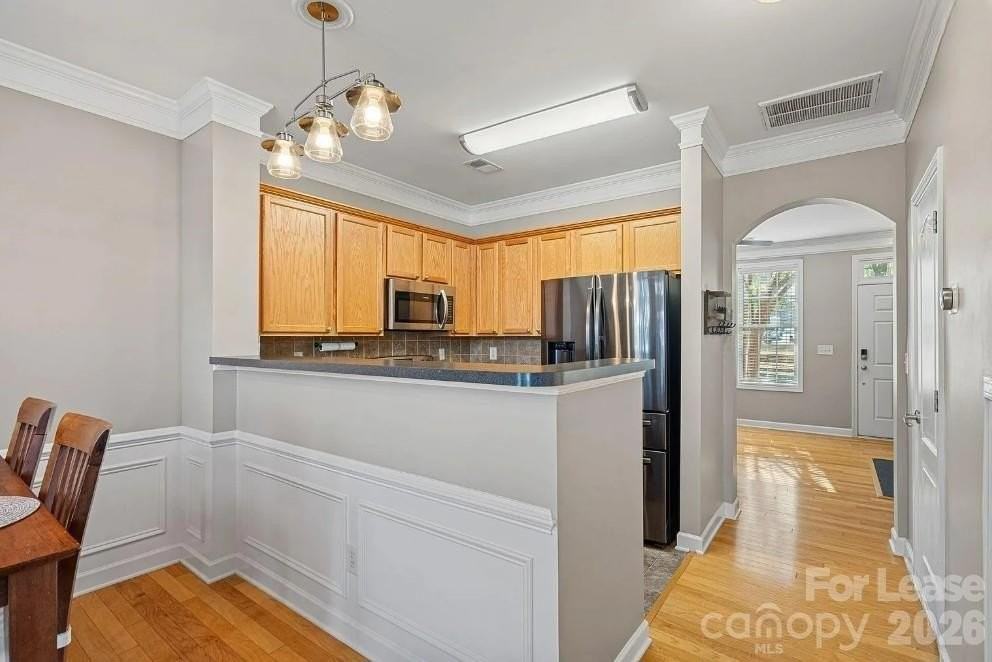 220 Welton Way - Photo 4 of 13