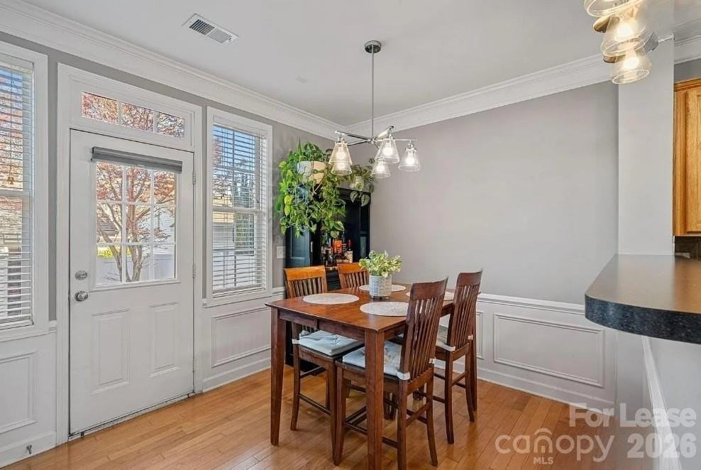 220 Welton Way - Photo 6 of 13