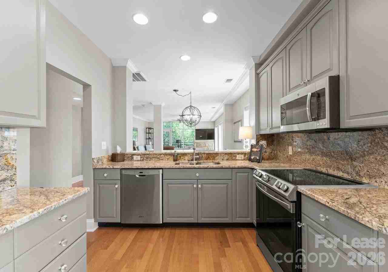 400 N Church St #422 - Photo 4 of 38